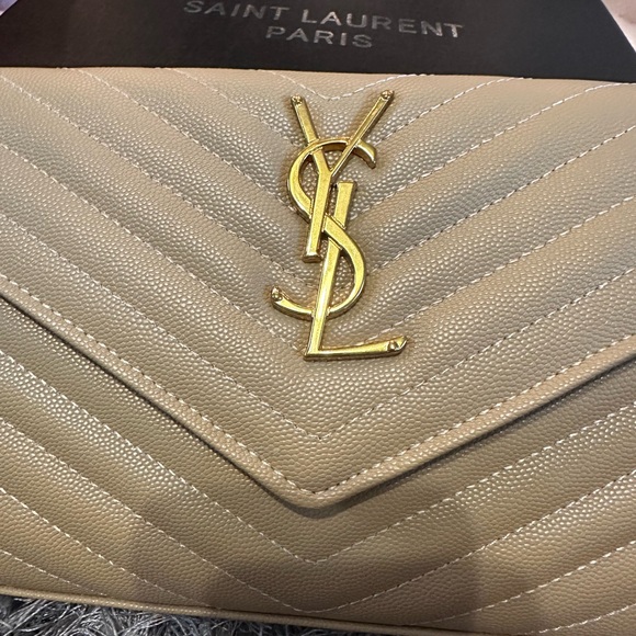 Saint Laurent Gold Logo Beige Quilted Clutch - Picture 2 of 4